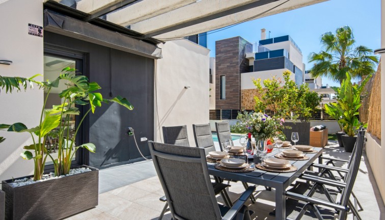 Jälleenmyynti - Erillistalo - Orihuela Costa - Lomas de Cabo Roig