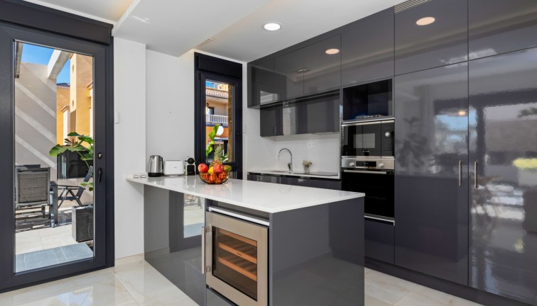 Jälleenmyynti - Erillistalo - Orihuela Costa - Lomas de Cabo Roig