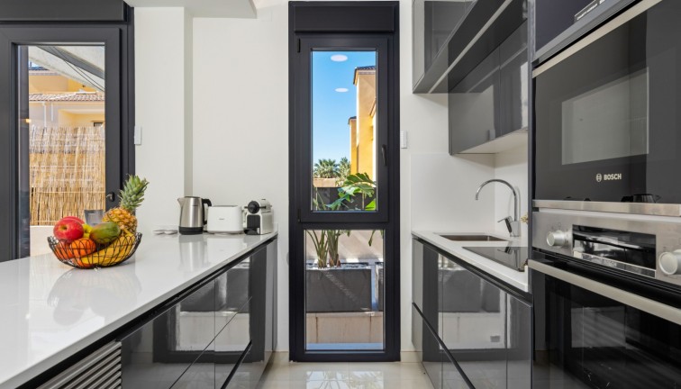 Jälleenmyynti - Erillistalo - Orihuela Costa - Lomas de Cabo Roig