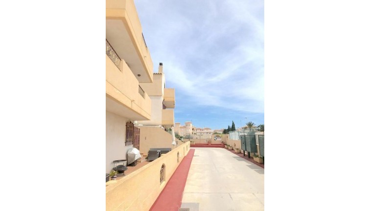 Resale - Semi-Detached - Playa Flamenca