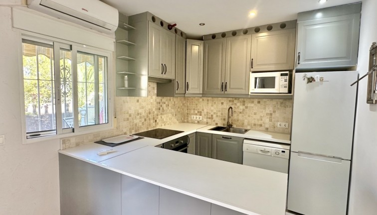 Jälleenmyynti - Paritalo/Rivitalo - Guardamar del Segura - LA MATA