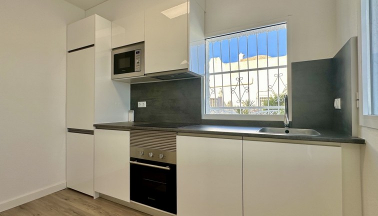 Återförsäljning - Bungalow - Orihuela Costa - Villamartín