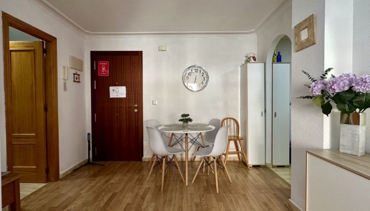 Återförsäljning - Lägenhet - Torrevieja