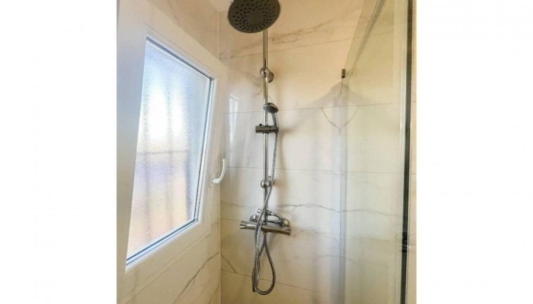 Återförsäljning - Lägenhet - Torrevieja - Punta Prima