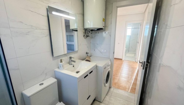 Återförsäljning - Lägenhet - Torrevieja - Punta Prima