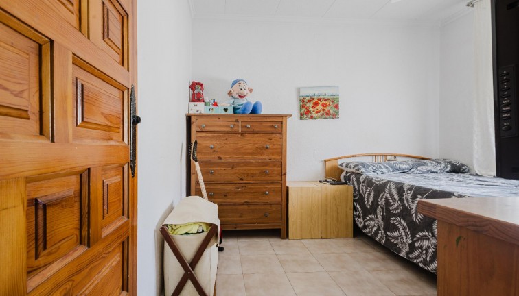 Återförsäljning - Lägenhet - Torrevieja - La Siesta