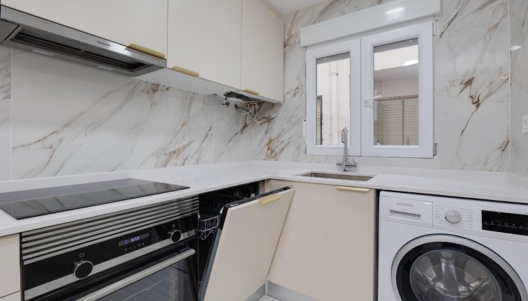 Återförsäljning - Lägenhet - Torrevieja - Acequion