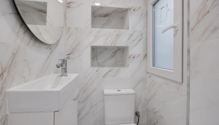 Återförsäljning - Lägenhet - Torrevieja - Acequion