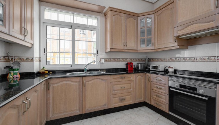 Återförsäljning - Lägenhet - Torrevieja - Acequion