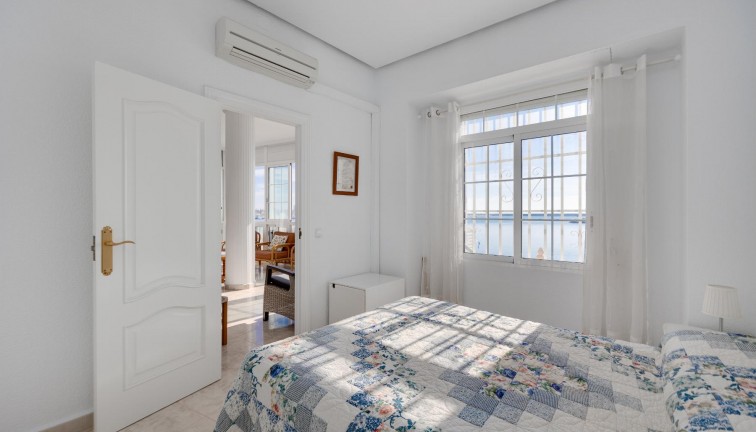Återförsäljning - Lägenhet - Torrevieja - Acequion