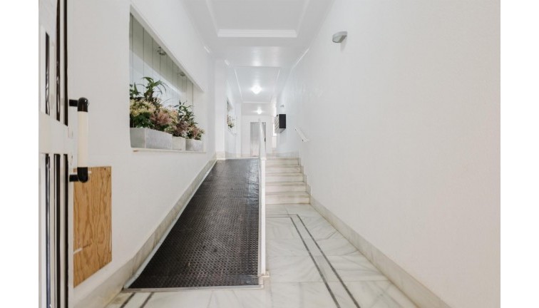 Återförsäljning - Lägenhet - Torrevieja - Acequion