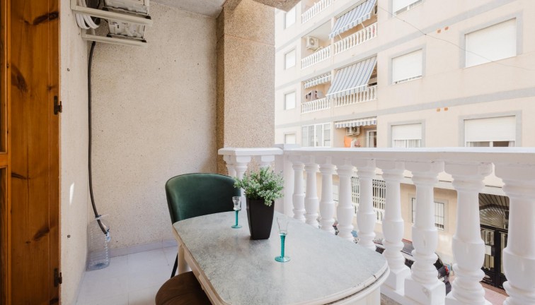 Återförsäljning - Lägenhet - Torrevieja - Acequion