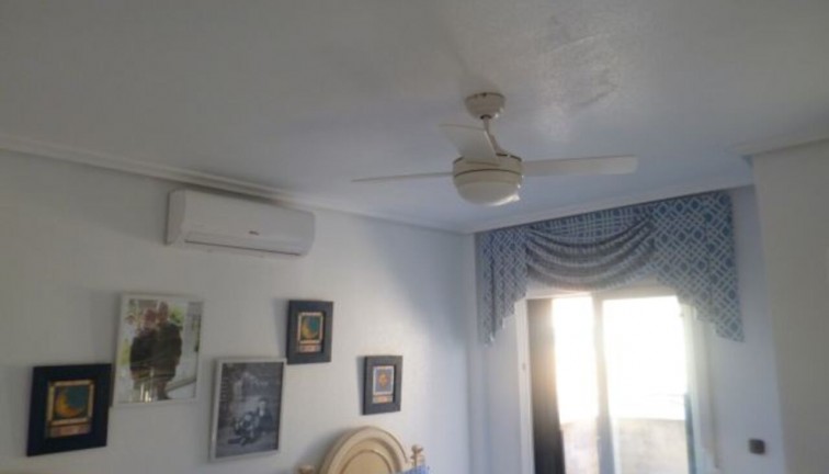 Resale - Chalet - Playa Flamenca