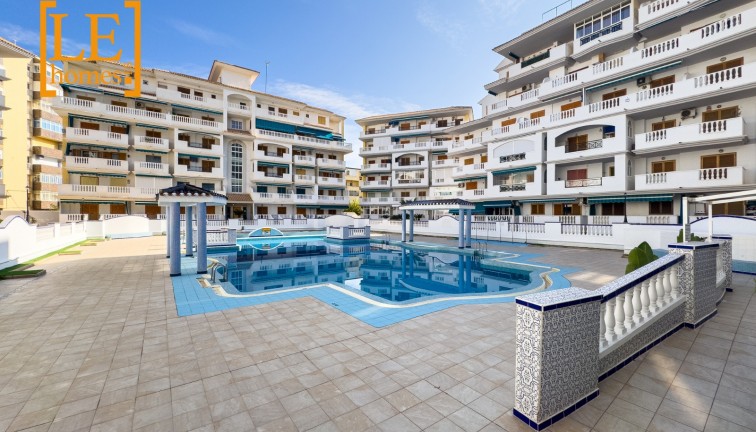 Jälleenmyynti - Asunto - Ylimmän kerroksen asunto - Torrevieja - LA MATA