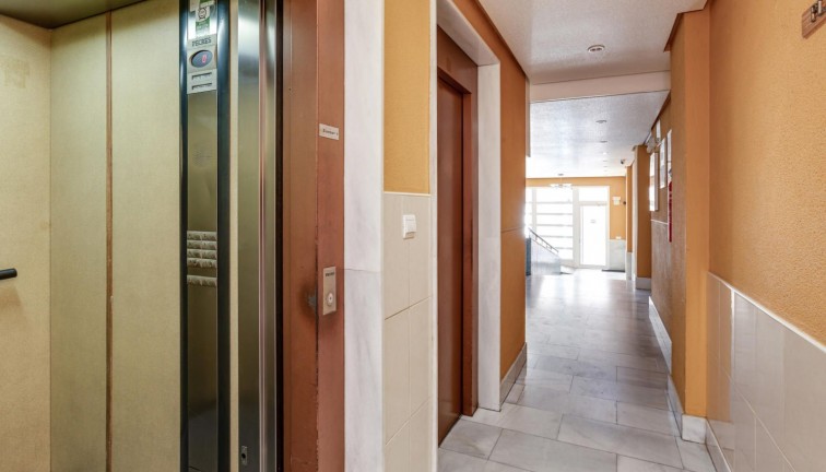 Reventa - Apartamento / piso - Torrevieja - Playa del Cura