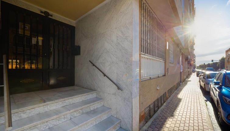 Jälleenmyynti - Asunto - Torrevieja - Acequion