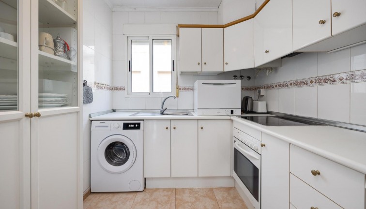 Jälleenmyynti - Bungalow - Torrevieja - Carrefour