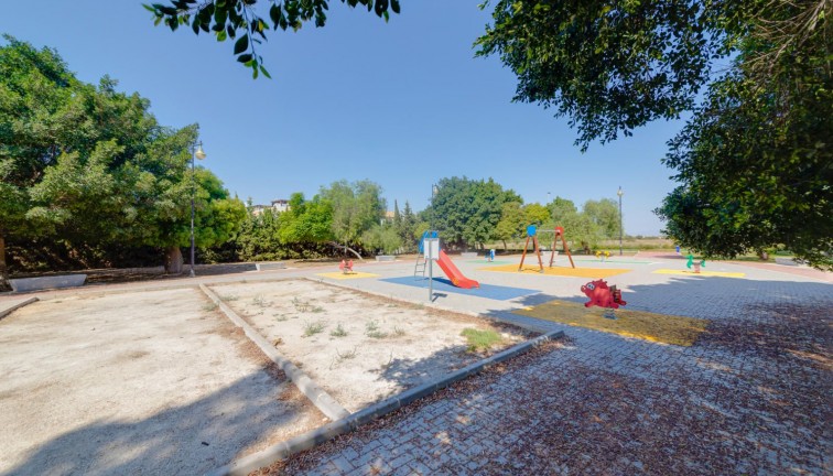 Jälleenmyynti - Bungalow - Torrevieja - Carrefour