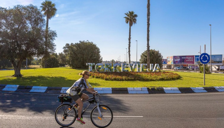 Jälleenmyynti - Bungalow - Torrevieja - Carrefour