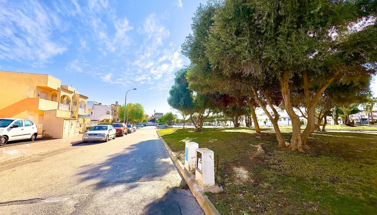 Resale - Bungalow - Orihuela Costa - La Florida