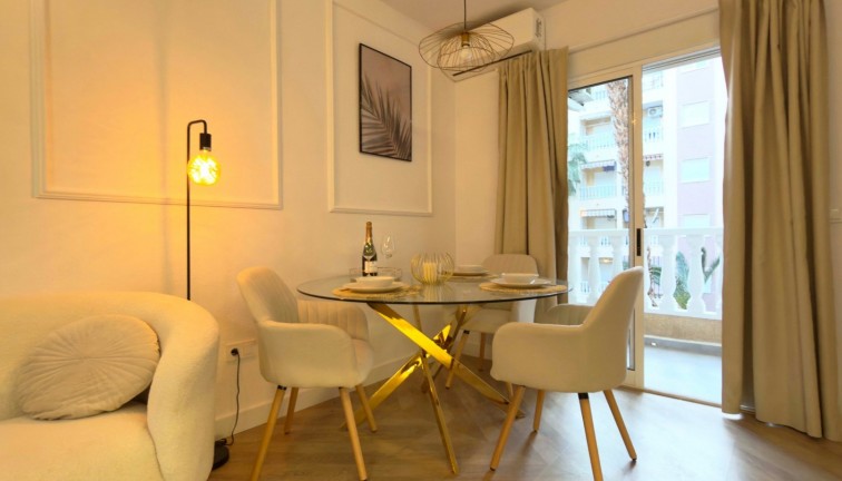 Jälleenmyynti - Asunto - Torrevieja