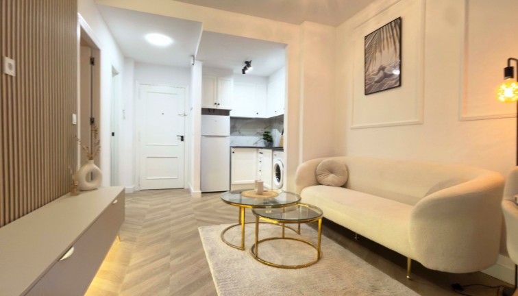 Jälleenmyynti - Asunto - Torrevieja