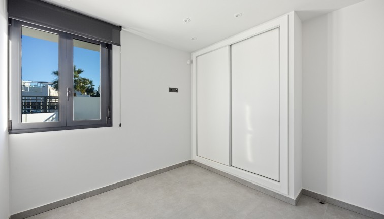 Jälleenmyynti - Erillistalo - Algorfa - La Finca Golf