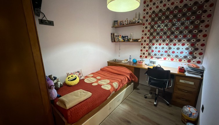 Reventa - Casa adosada - Dolores