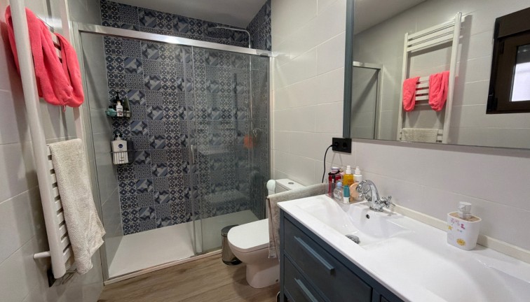 Reventa - Casa adosada - Dolores