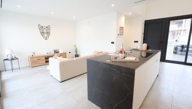 Reventa - Chalet - Los Alcazares