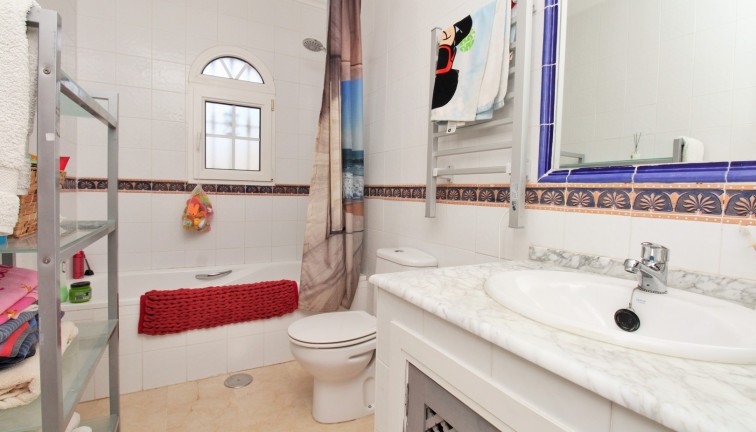 Jälleenmyynti - Paritalo/Rivitalo - Villamartín - Los Dolses