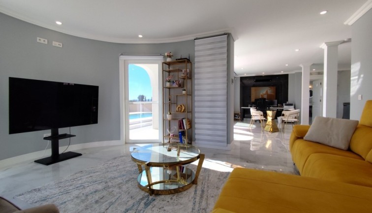 Jälleenmyynti - Erillistalo - El Mudamiento