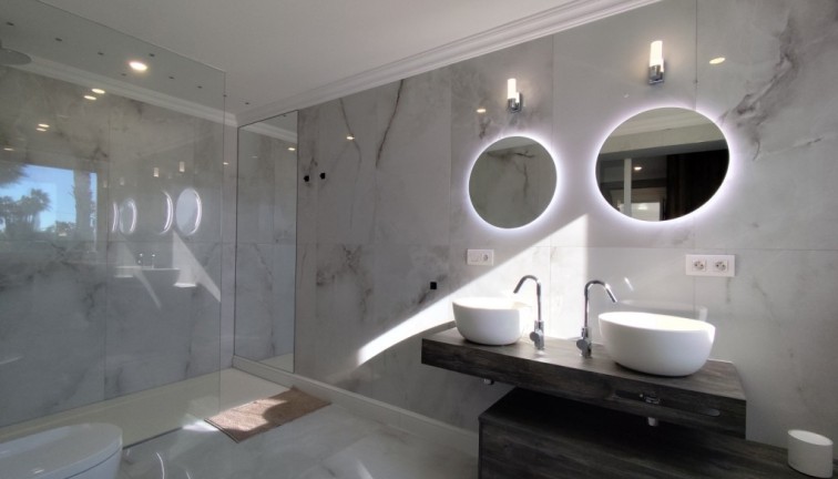 Jälleenmyynti - Erillistalo - El Mudamiento