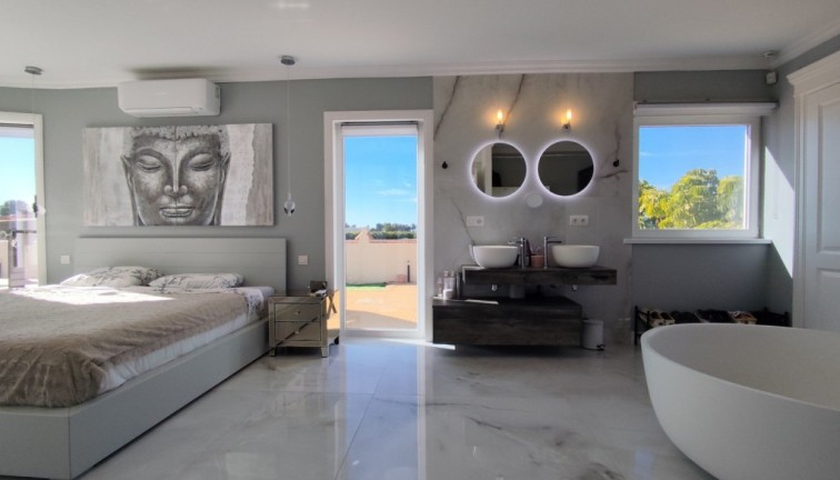 Jälleenmyynti - Erillistalo - El Mudamiento