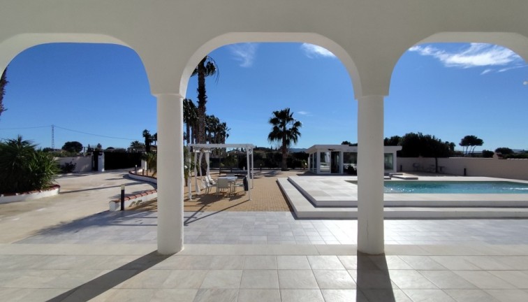 Jälleenmyynti - Erillistalo - El Mudamiento