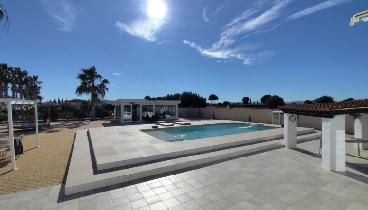 Jälleenmyynti - Erillistalo - El Mudamiento