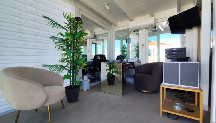 Jälleenmyynti - Erillistalo - El Mudamiento