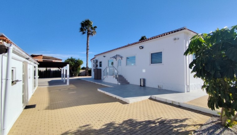 Jälleenmyynti - Erillistalo - El Mudamiento