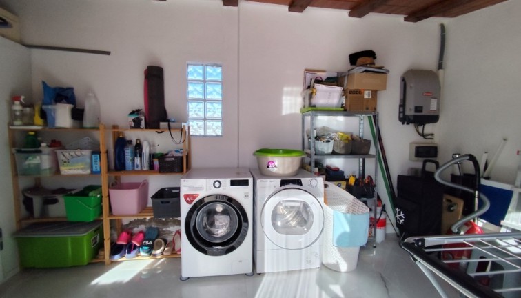 Jälleenmyynti - Erillistalo - El Mudamiento