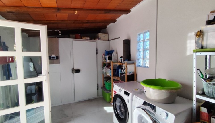 Jälleenmyynti - Erillistalo - El Mudamiento