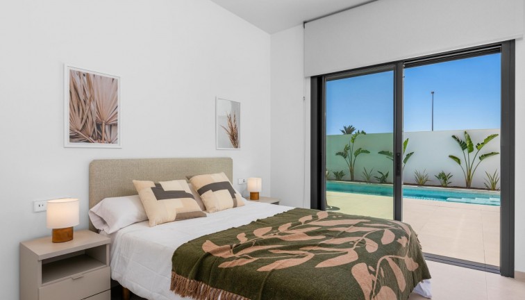 Uudistuotanto - Erillistalo - Los Alcazares - Serena Golf