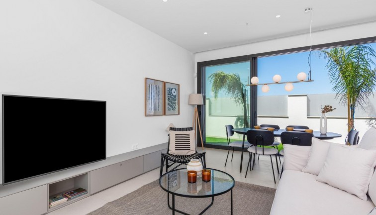 Uudistuotanto - Erillistalo - Los Alcazares - Serena Golf