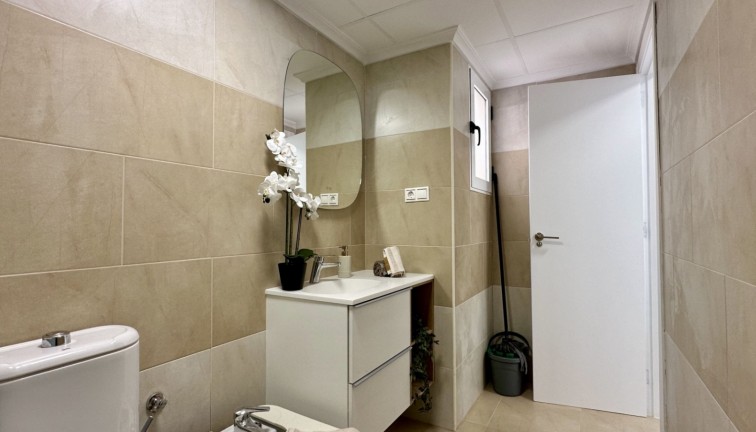 Jälleenmyynti - Asunto - Torrevieja