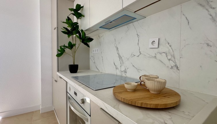 Jälleenmyynti - Asunto - Torrevieja