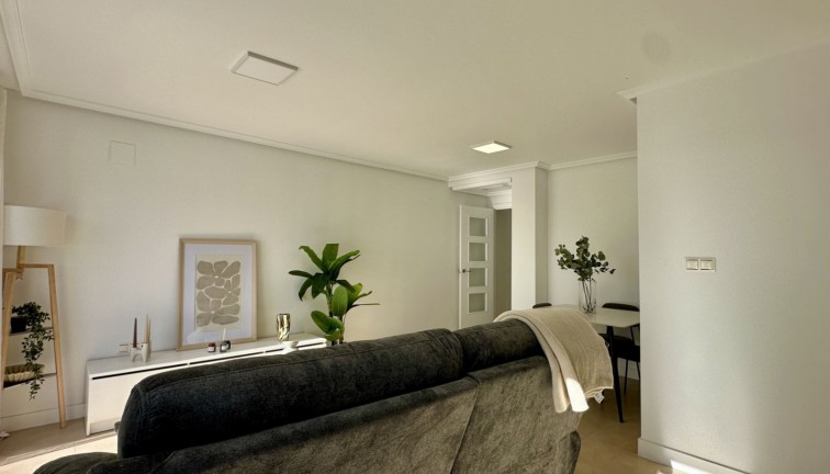 Jälleenmyynti - Asunto - Torrevieja