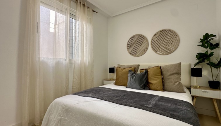 Jälleenmyynti - Asunto - Torrevieja