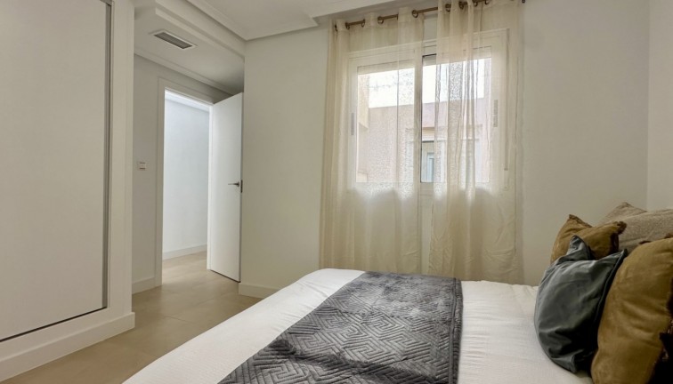 Jälleenmyynti - Asunto - Torrevieja