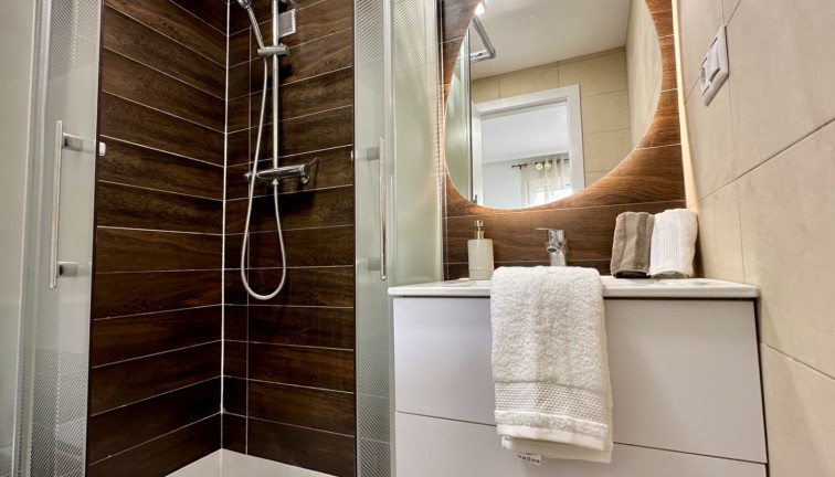 Jälleenmyynti - Asunto - Torrevieja