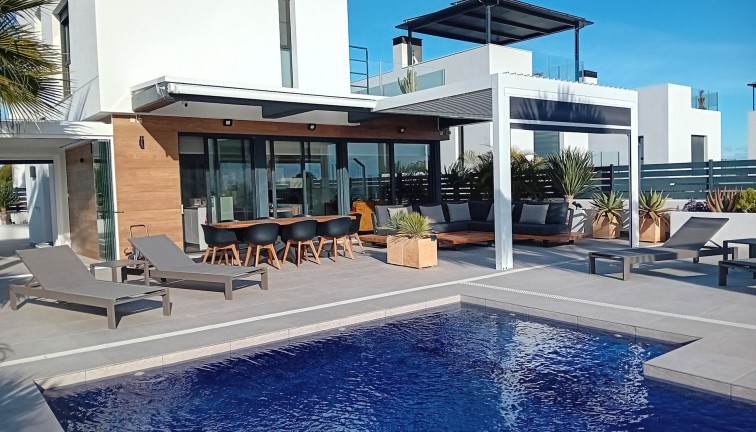 Jälleenmyynti - Erillistalo - Algorfa - La Finca Golf