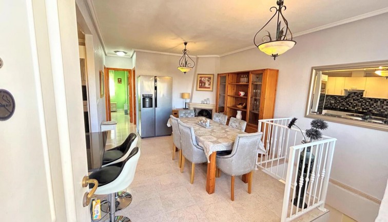 Resale - Semi-Detached - Villamartín